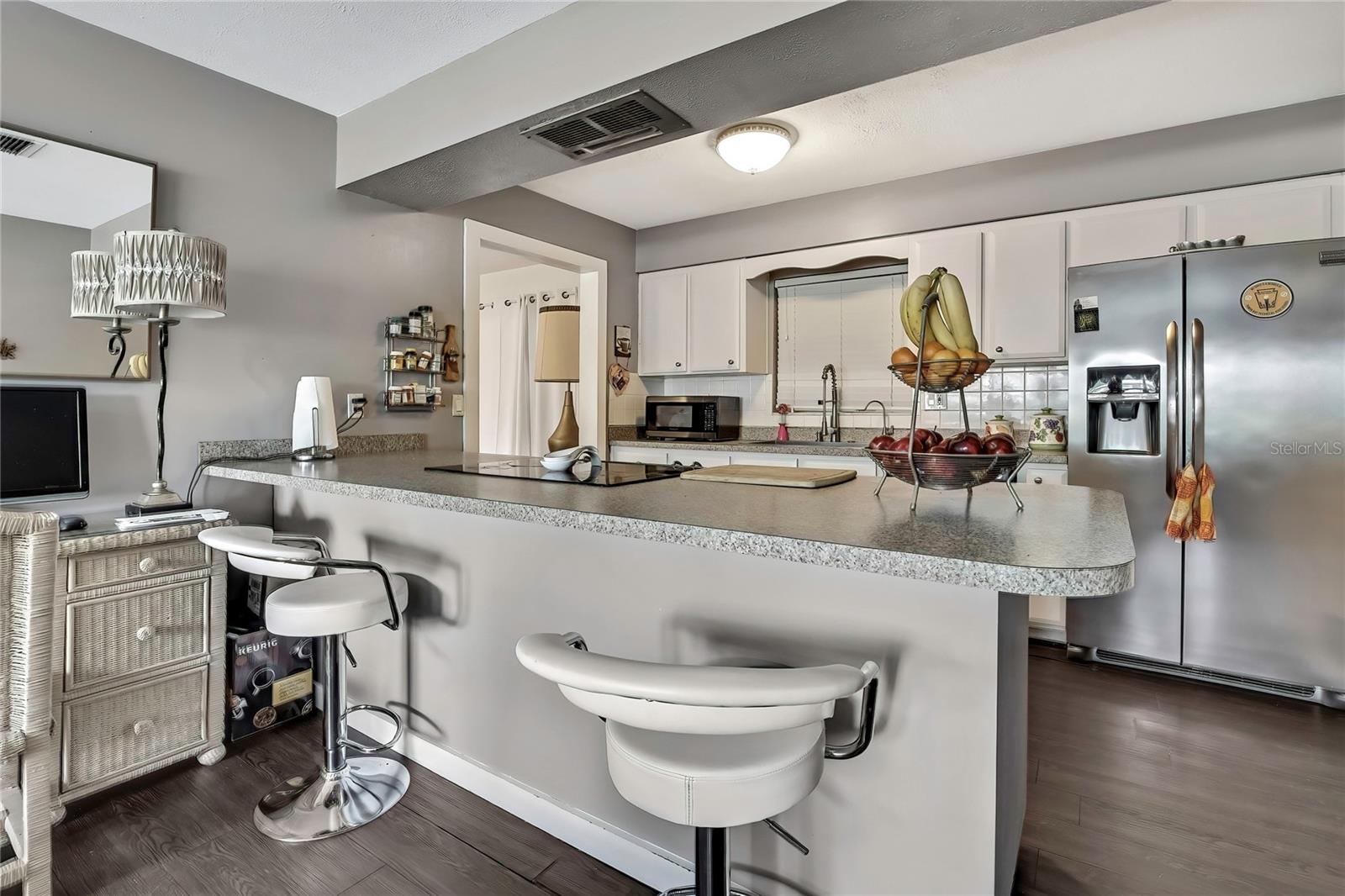Image 10 of 20 For 215 Deer Park Avenue