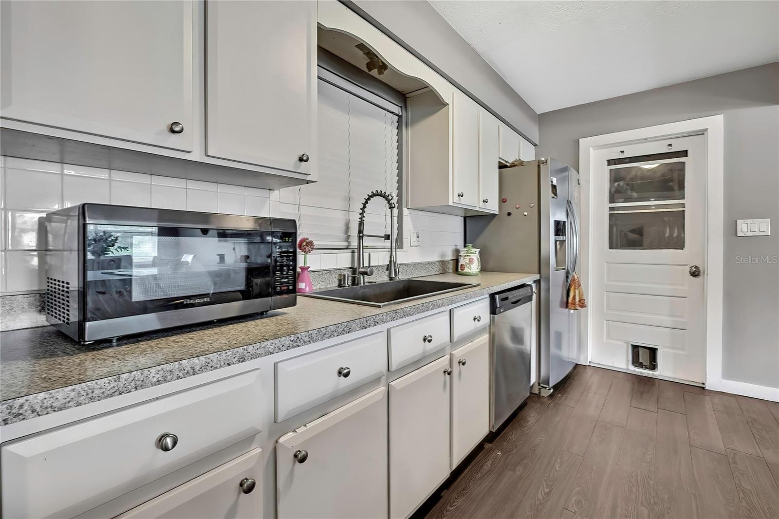 Image 11 of 20 For 215 Deer Park Avenue