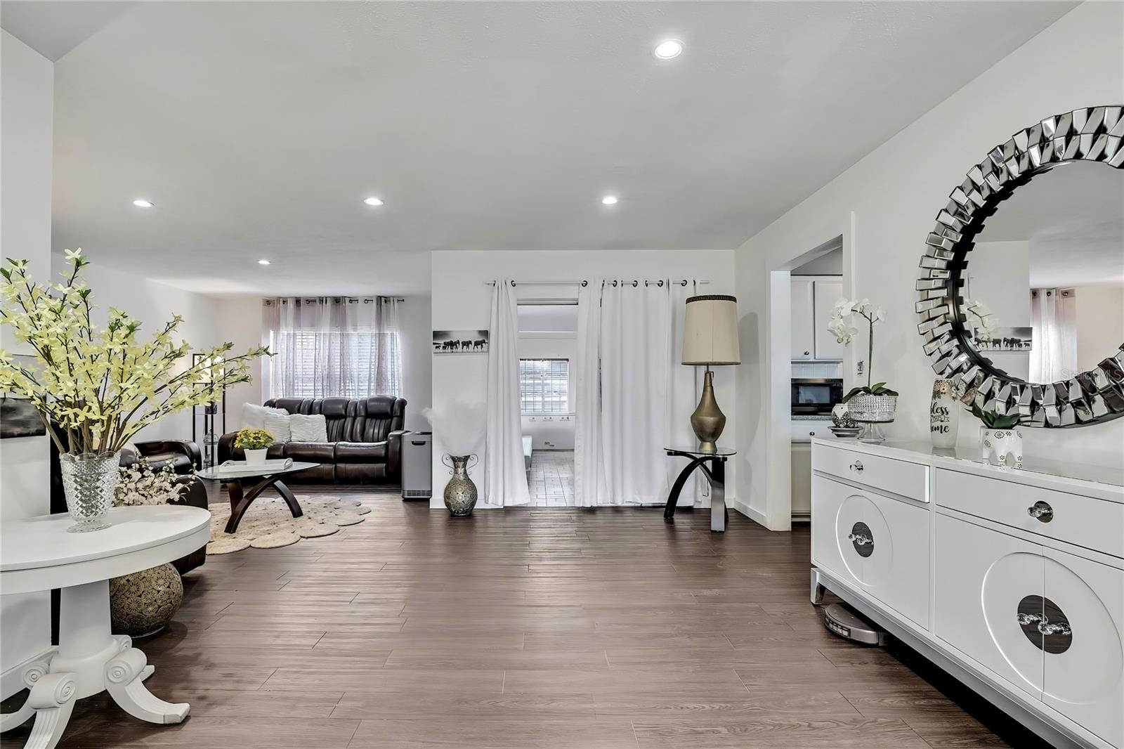 Image 4 of 20 For 215 Deer Park Avenue