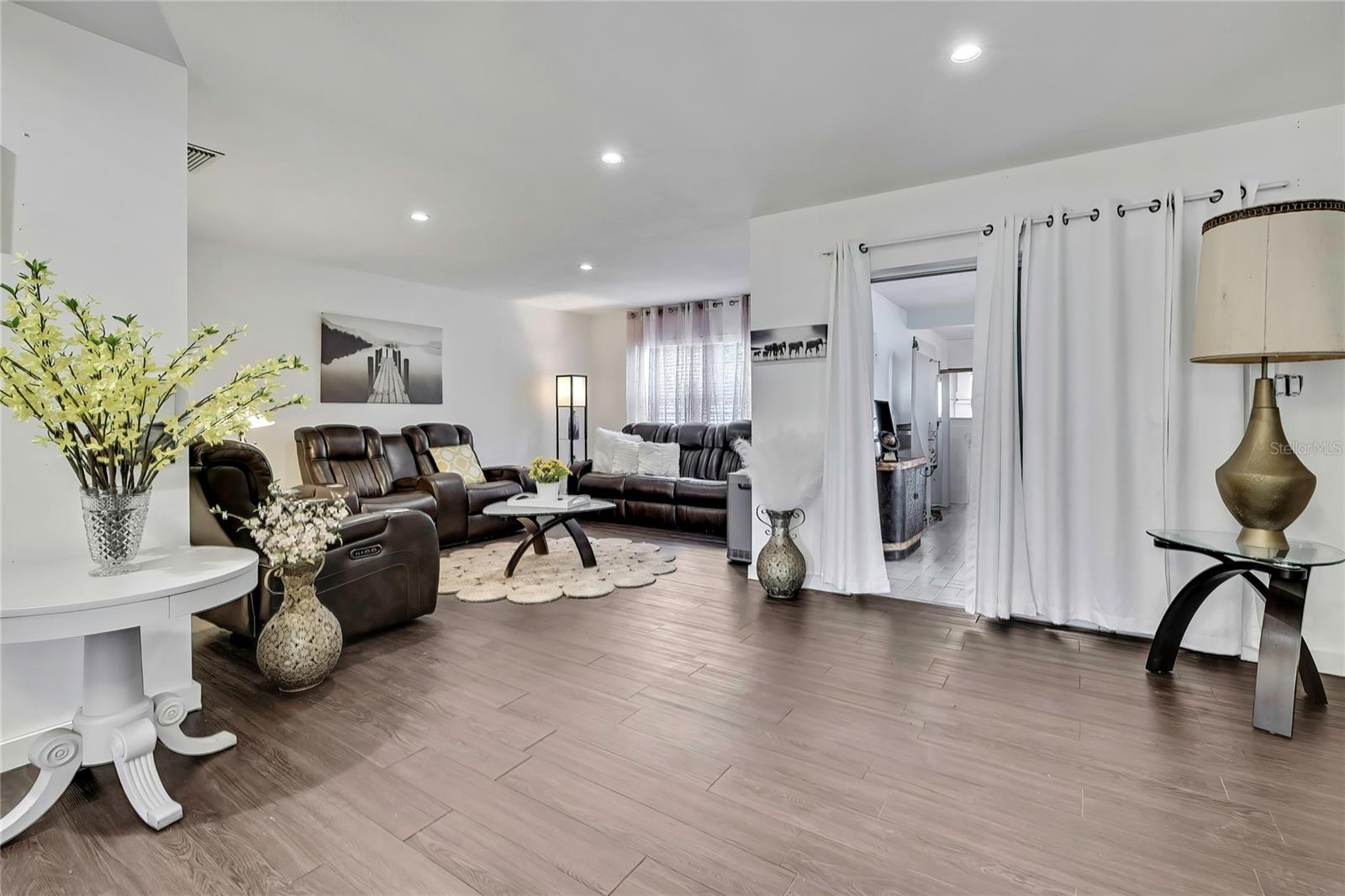 Image 5 of 20 For 215 Deer Park Avenue