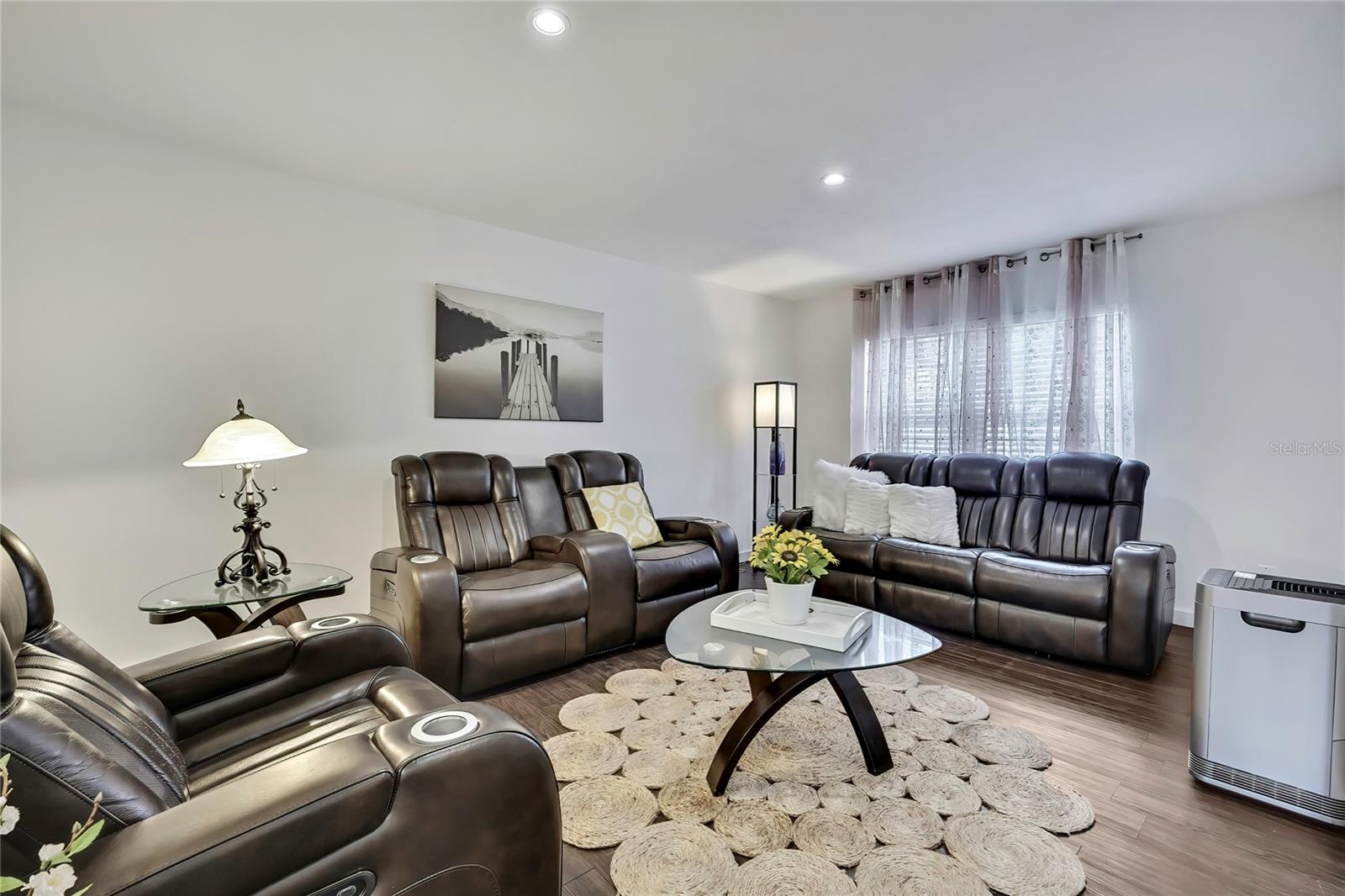 Image 7 of 20 For 215 Deer Park Avenue