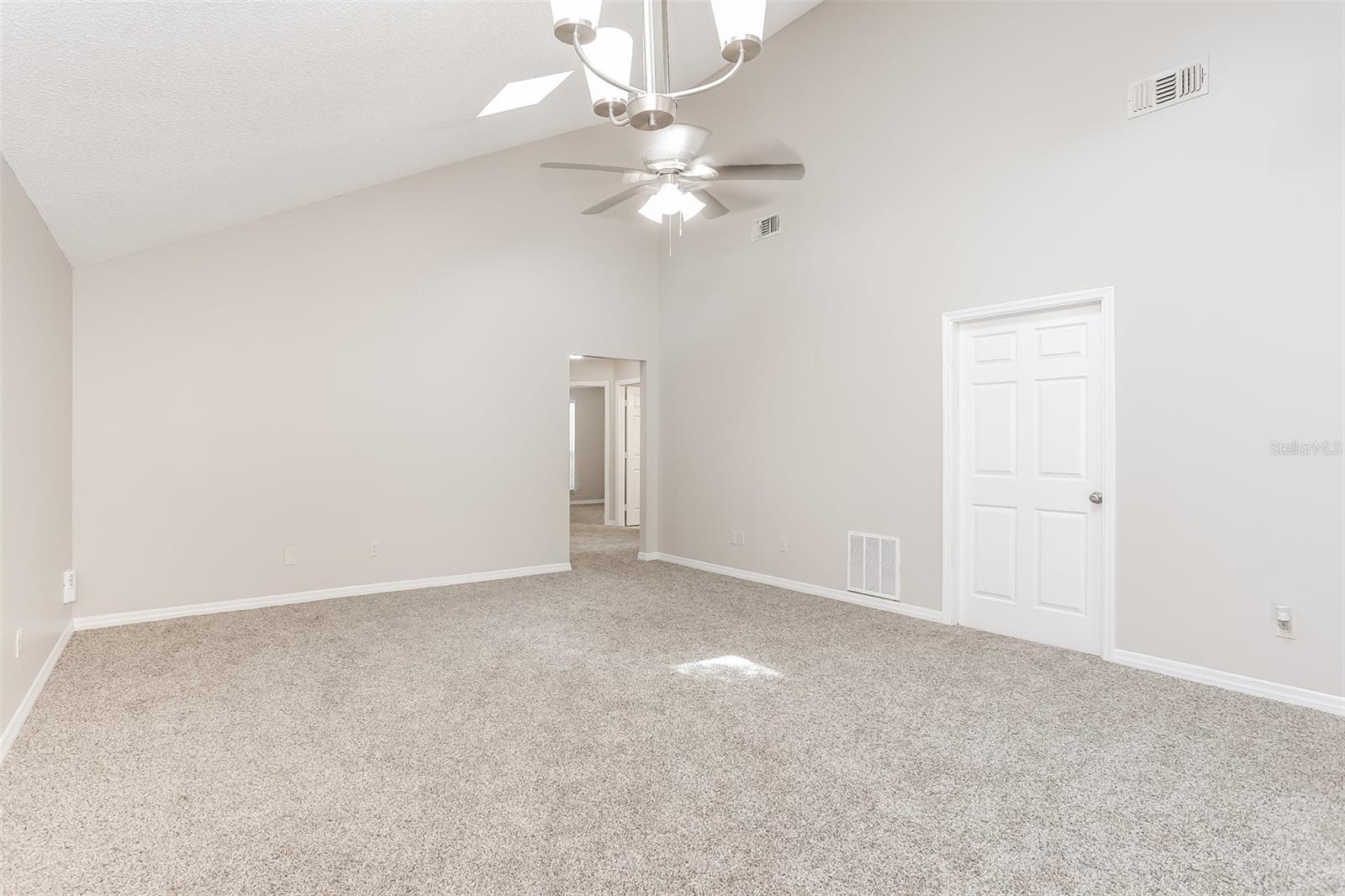 Image 3 of 15 For 1854 Alberta Court N