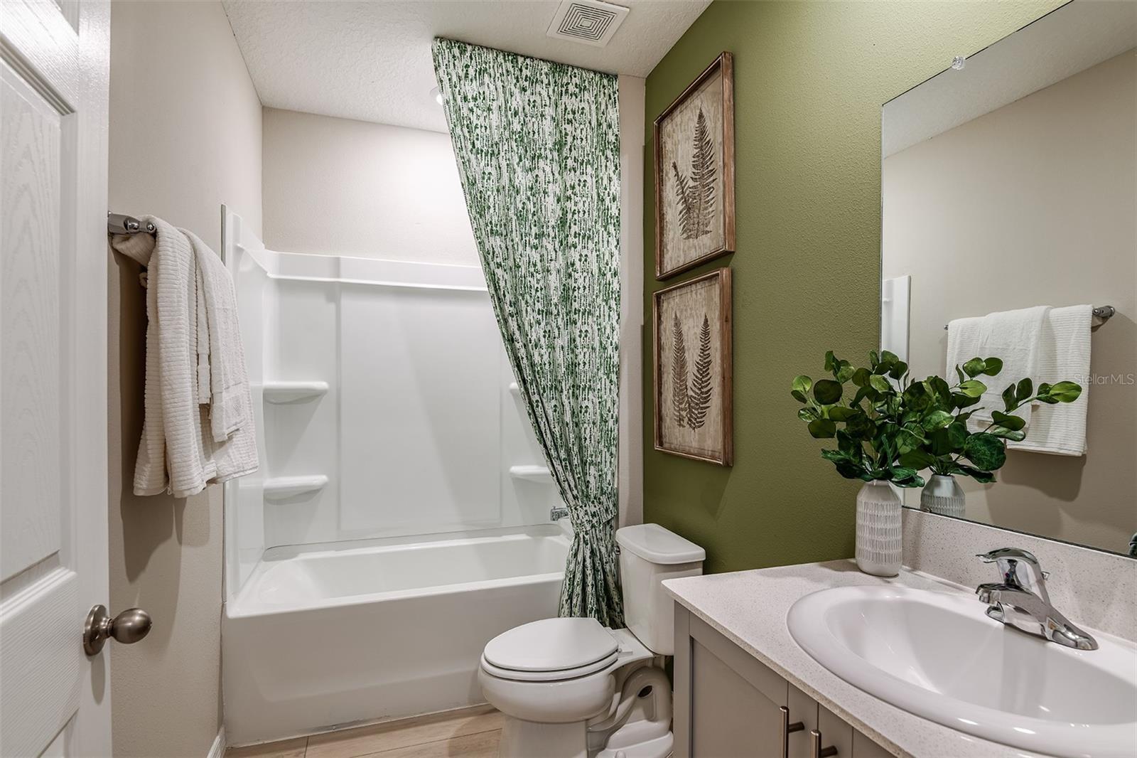Image 17 of 24 For 37213 Sagemoor Drive
