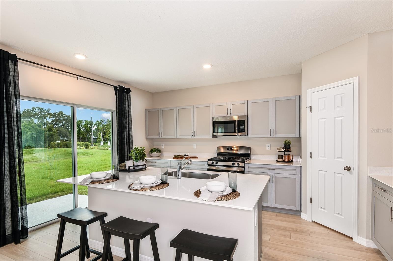 Image 3 of 24 For 37213 Sagemoor Drive