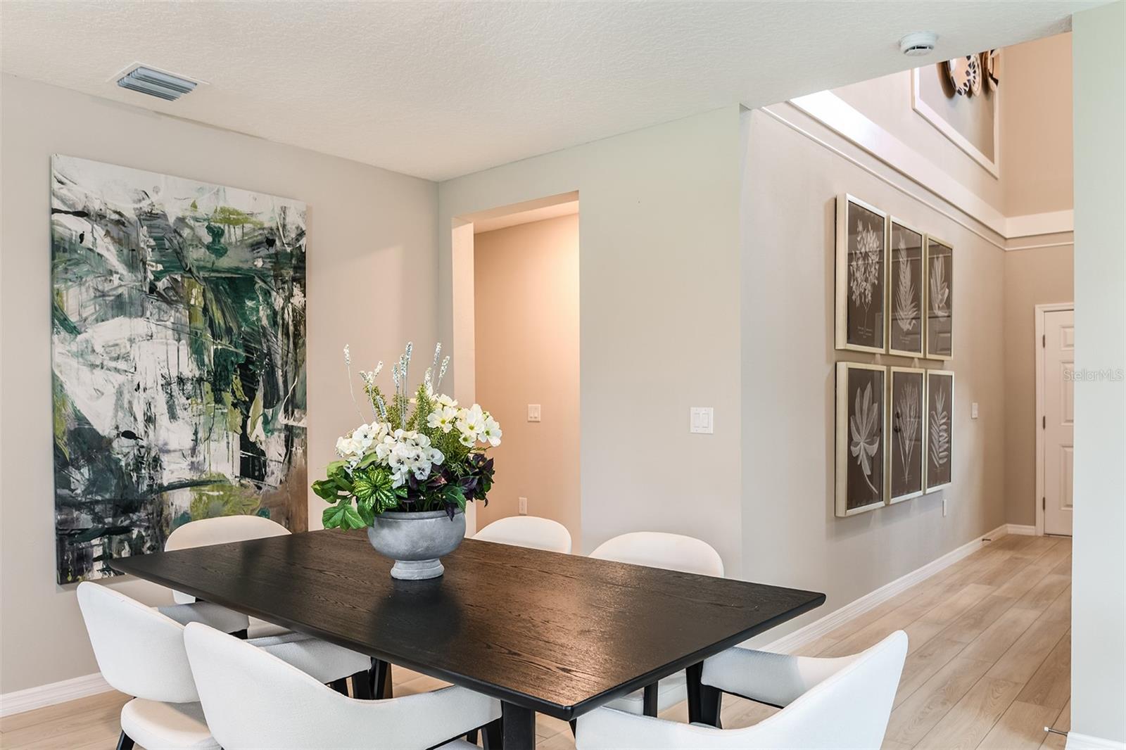 Image 6 of 24 For 37213 Sagemoor Drive