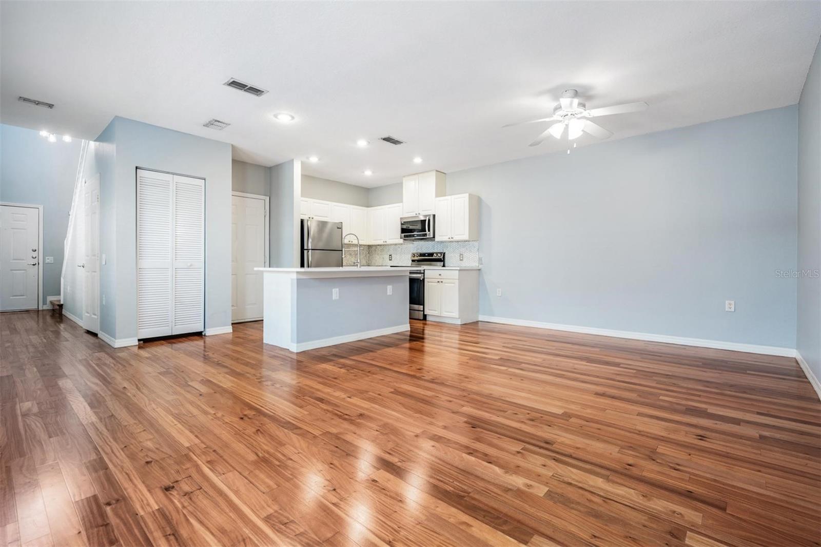 Image 12 of 38 For 404 Willow Avenue B