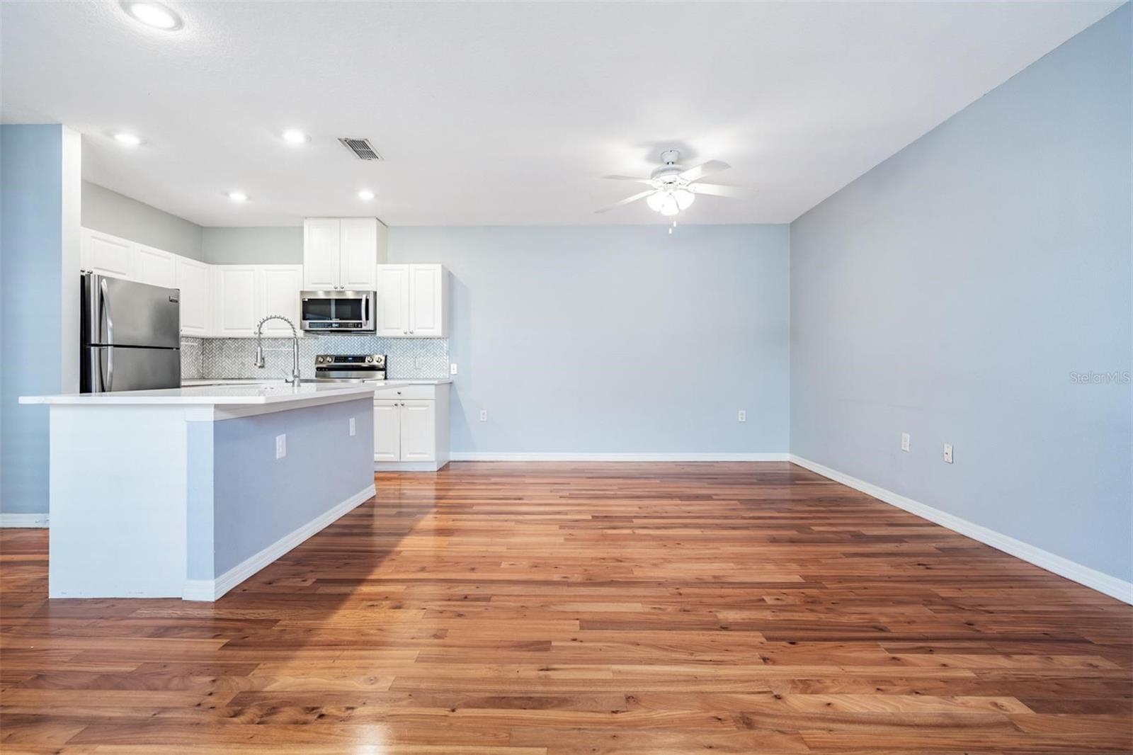 Image 13 of 38 For 404 Willow Avenue B