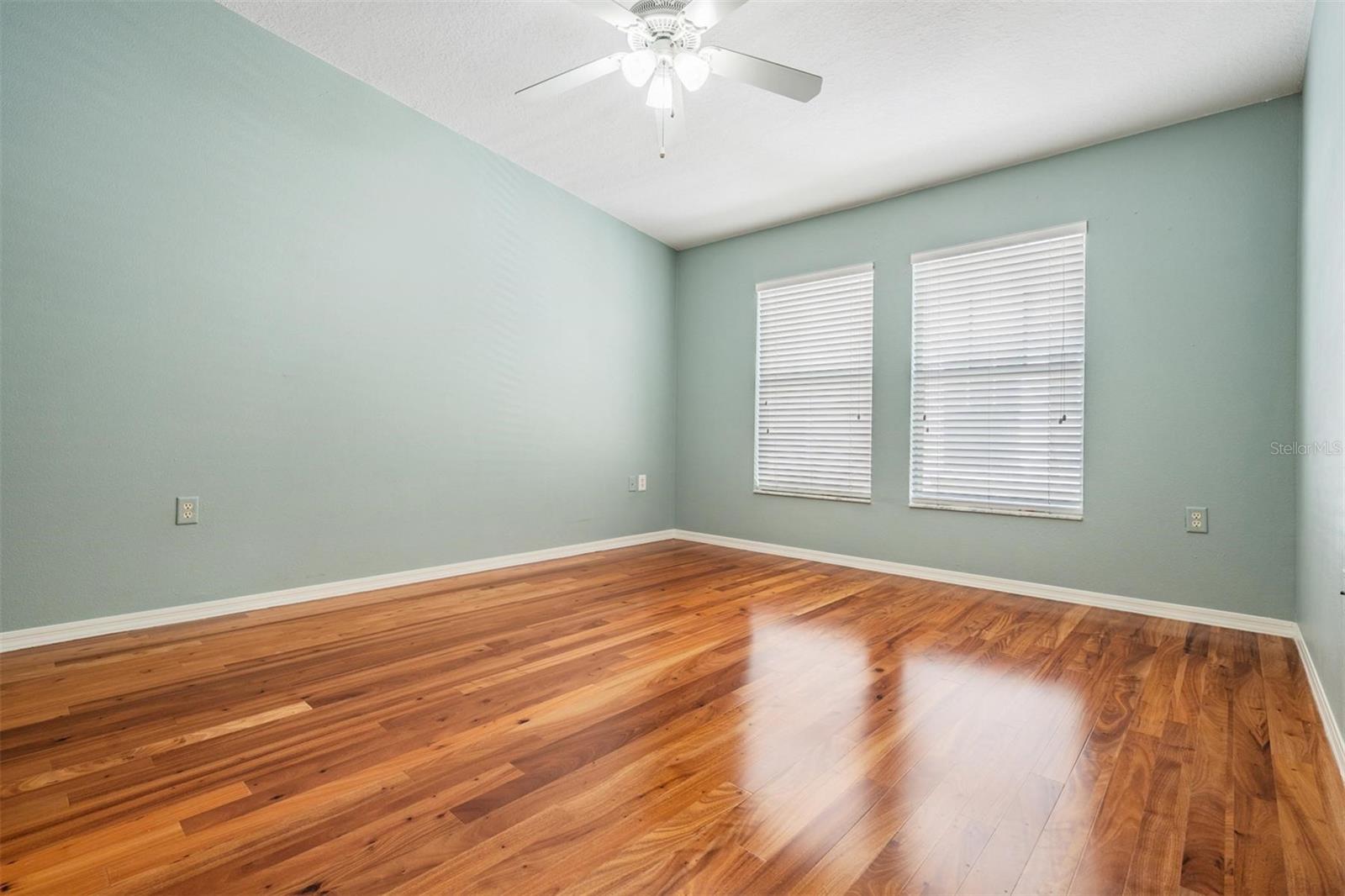 Image 20 of 38 For 404 Willow Avenue B