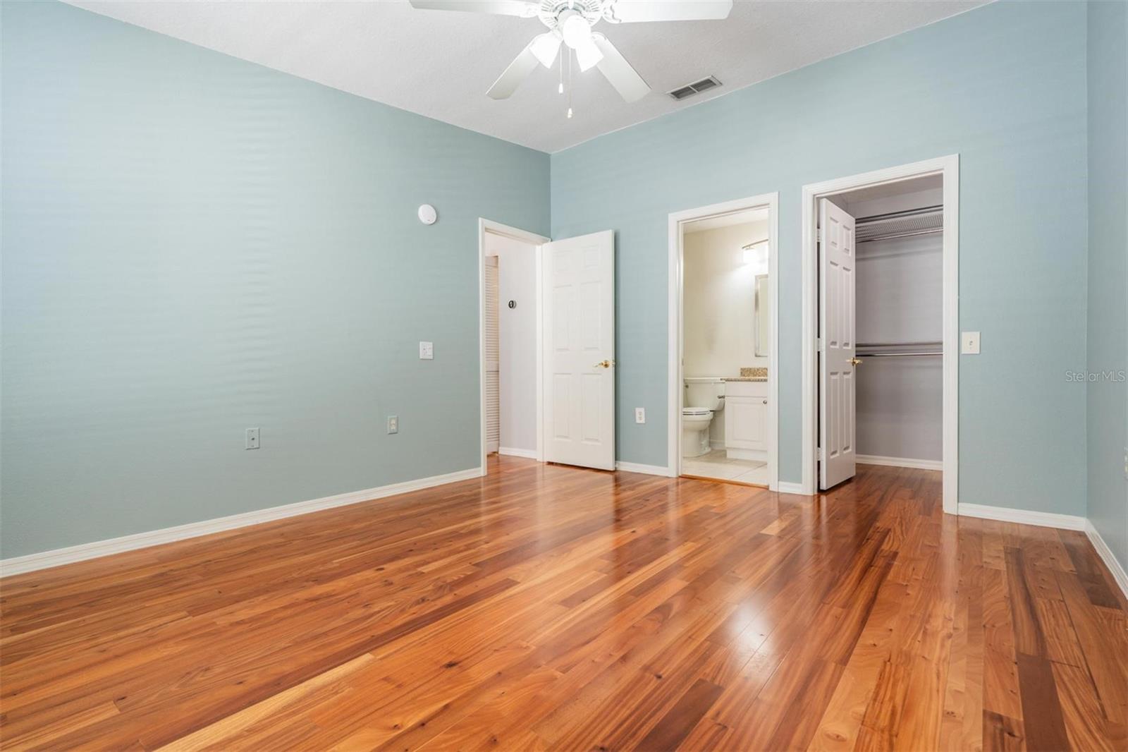 Image 21 of 38 For 404 Willow Avenue B