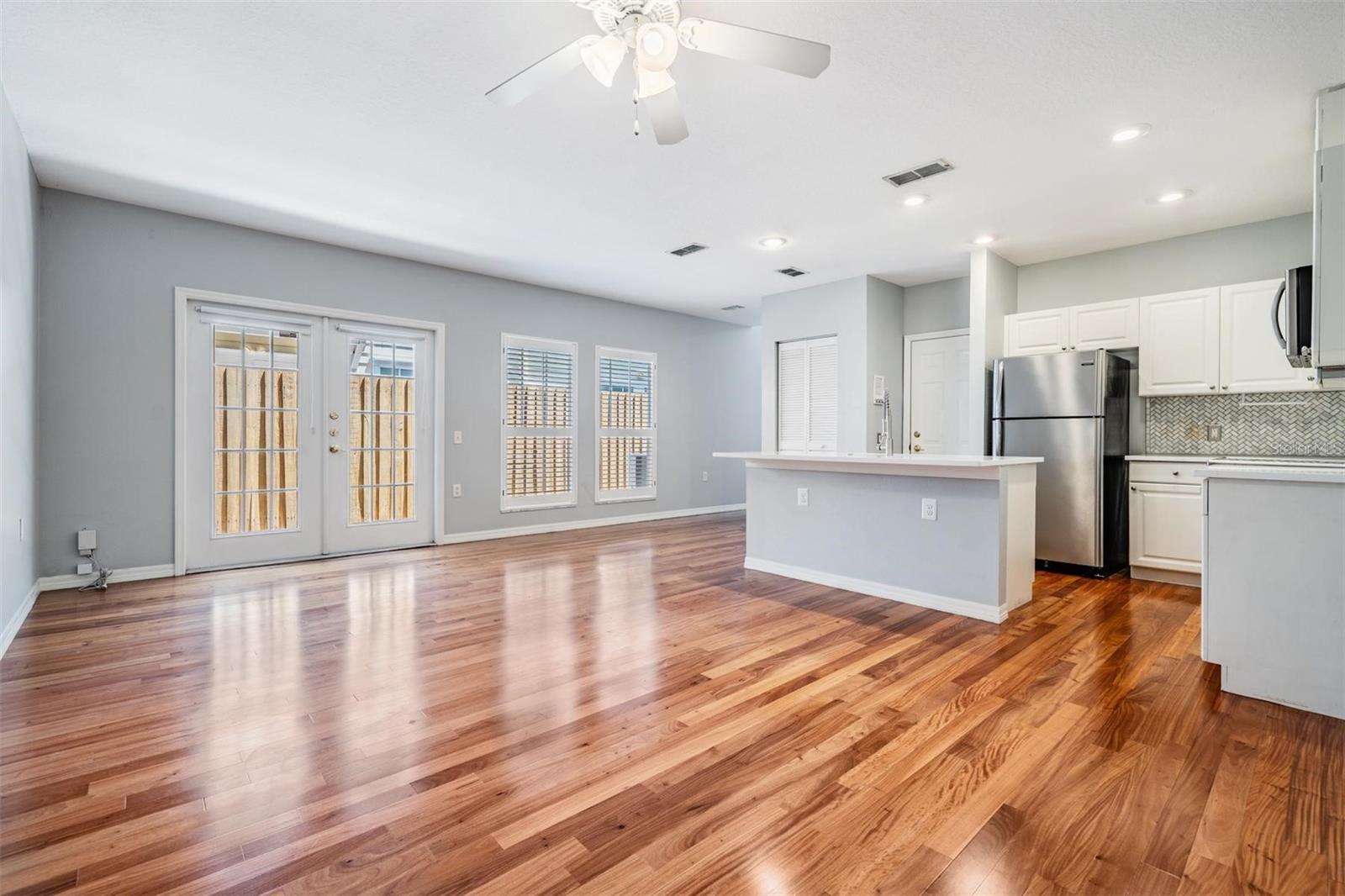 Image 5 of 38 For 404 Willow Avenue B