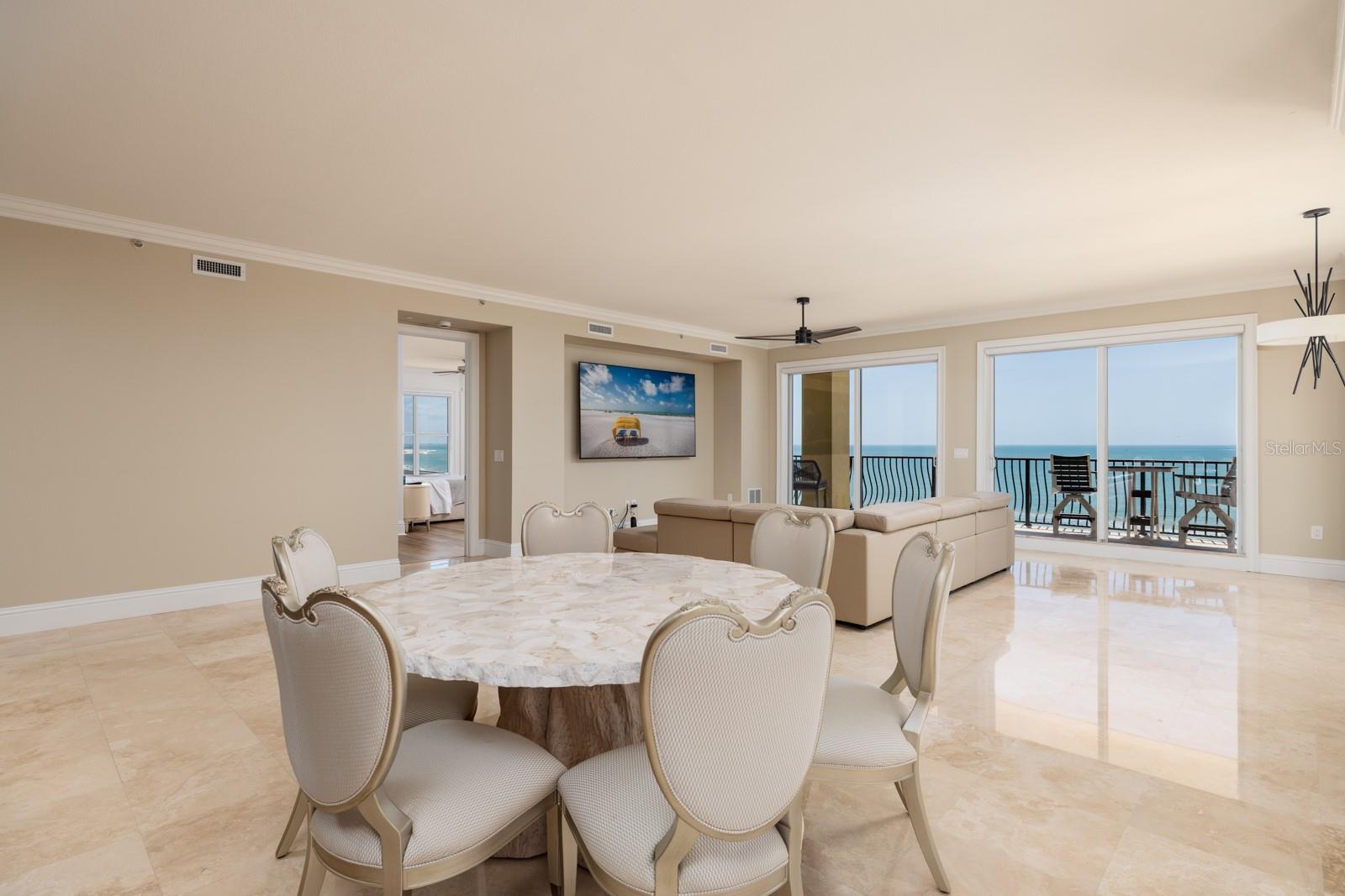 Image 13 of 73 For 13600 Gulf Boulevard 700a