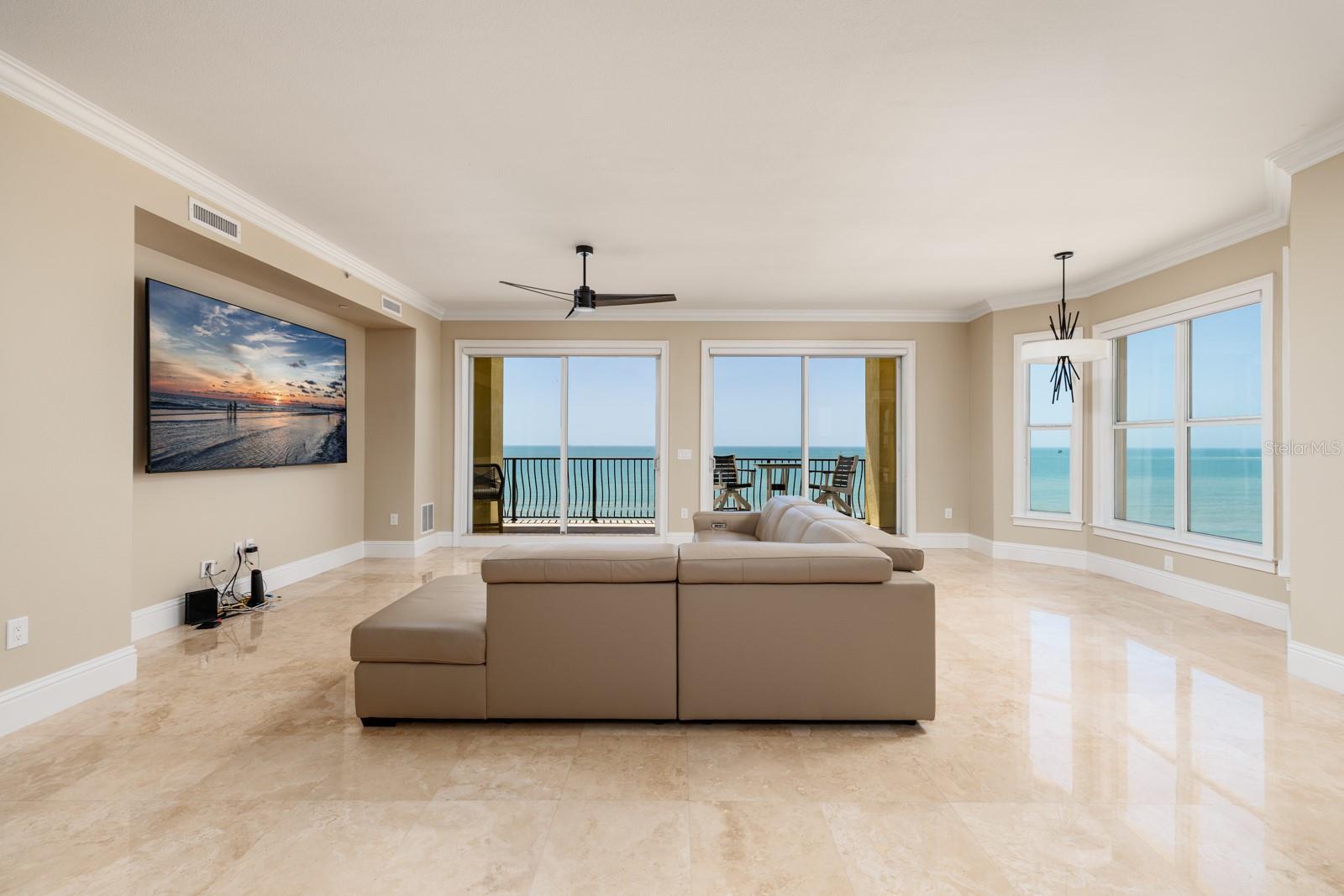 Image 14 of 73 For 13600 Gulf Boulevard 700a