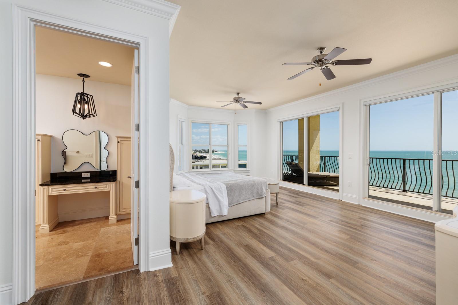 Image 24 of 73 For 13600 Gulf Boulevard 700a