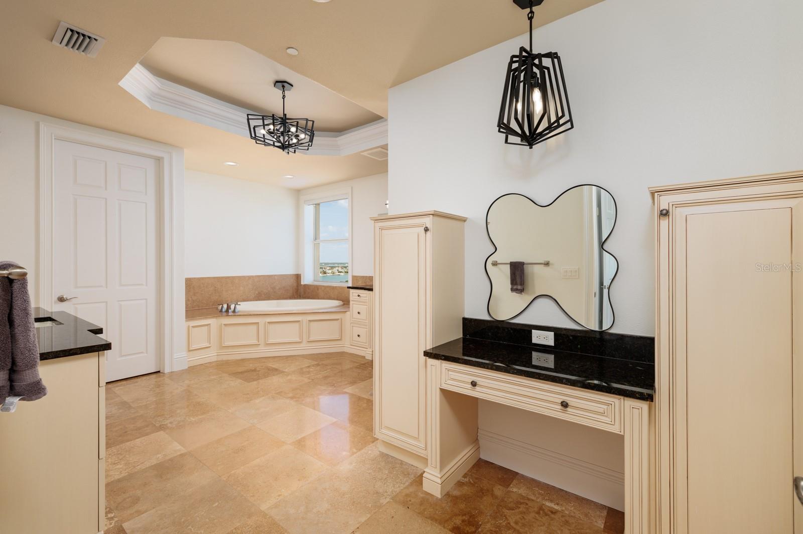 Image 25 of 73 For 13600 Gulf Boulevard 700a