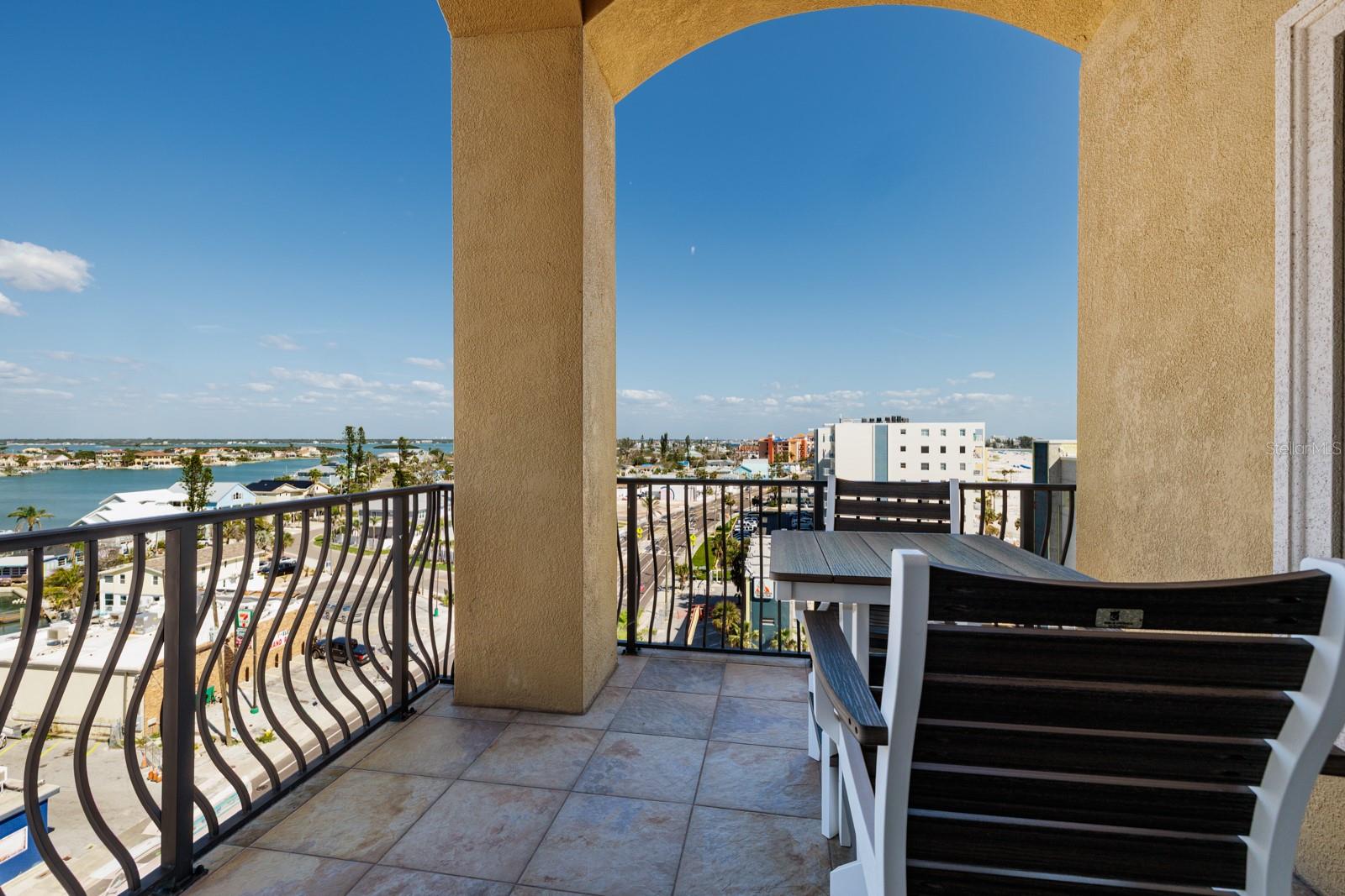 Image 35 of 73 For 13600 Gulf Boulevard 700a