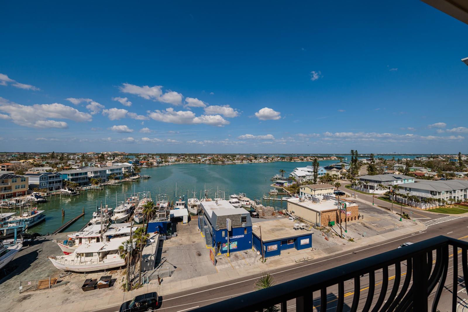 Image 36 of 73 For 13600 Gulf Boulevard 700a