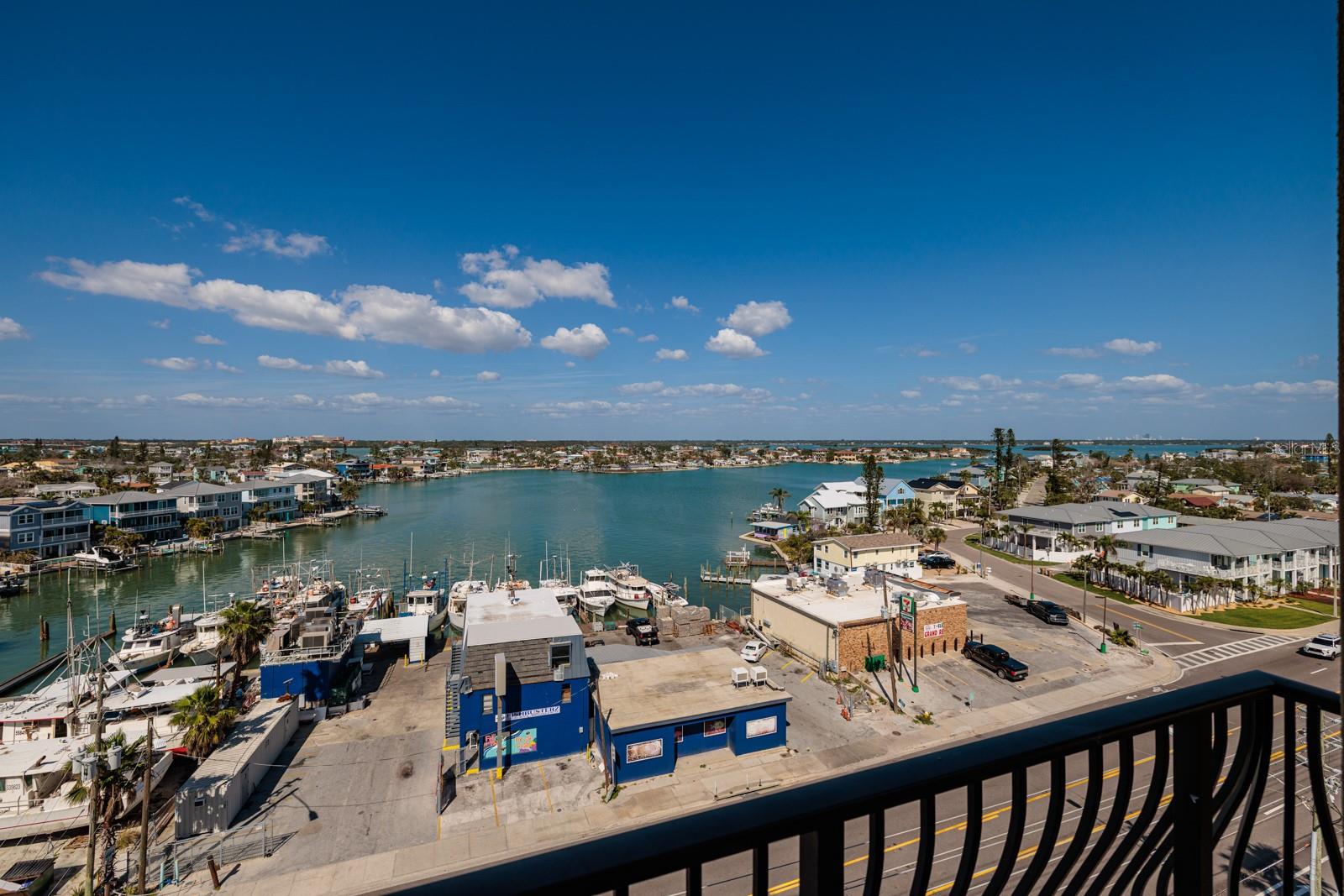 Image 43 of 73 For 13600 Gulf Boulevard 700a