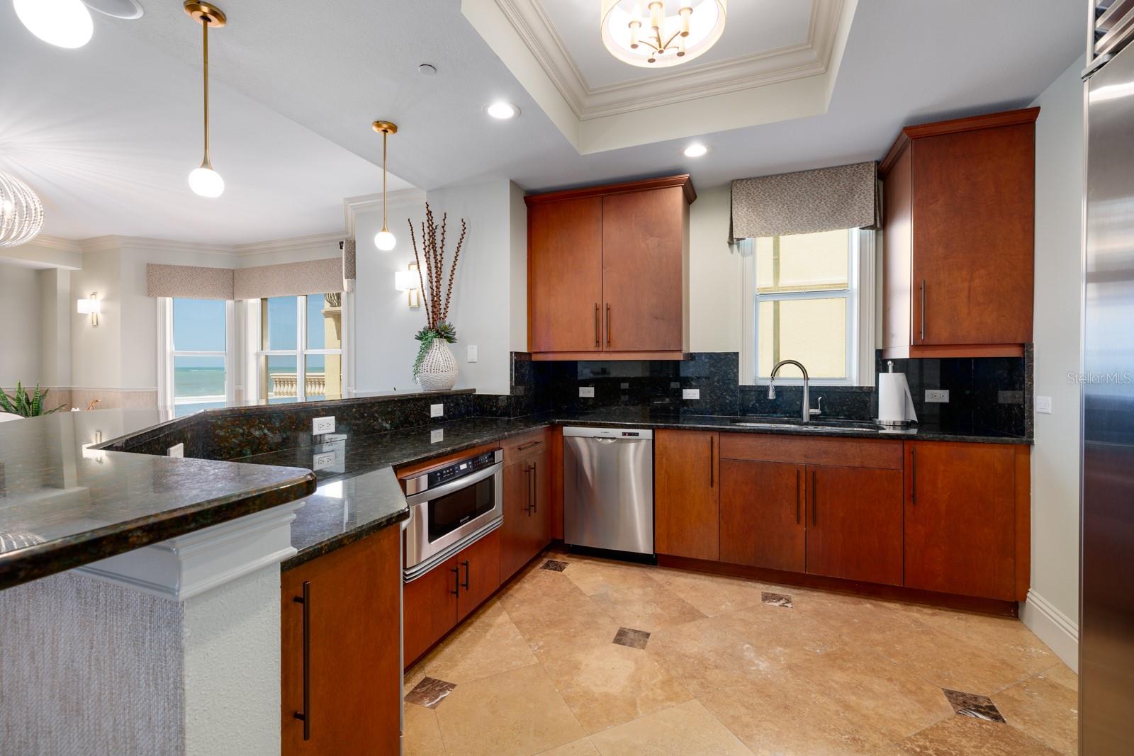 Image 47 of 73 For 13600 Gulf Boulevard 700a