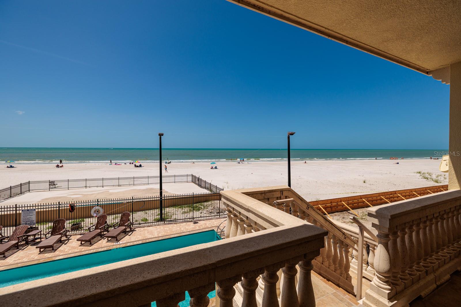 Image 53 of 73 For 13600 Gulf Boulevard 700a