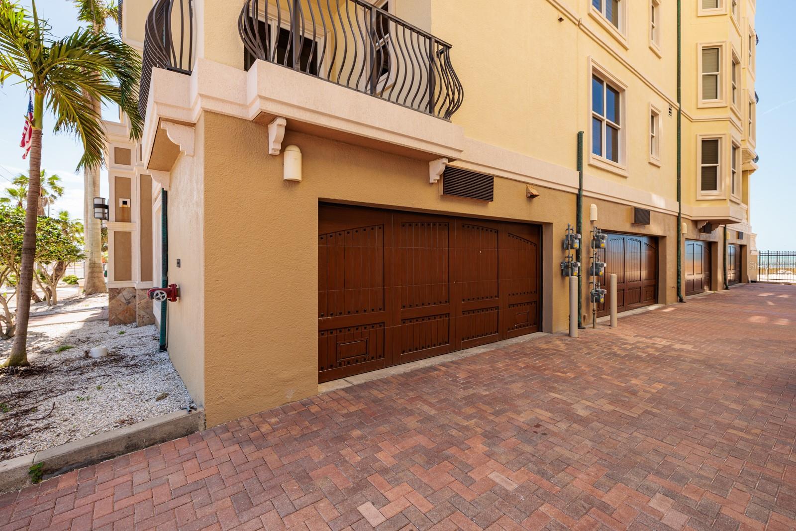 Image 61 of 73 For 13600 Gulf Boulevard 700a