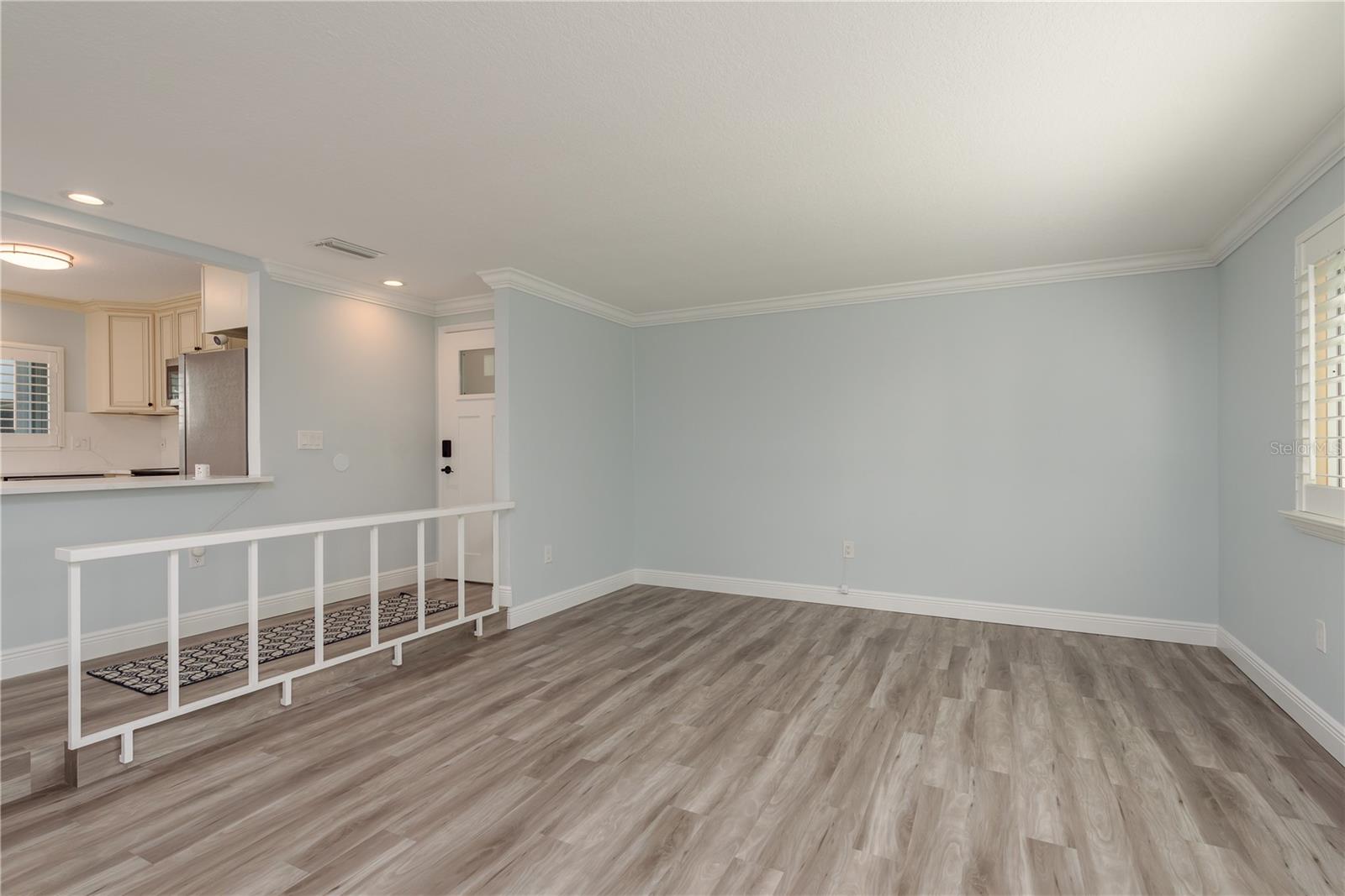 Image 11 of 53 For 311 Island Way 101