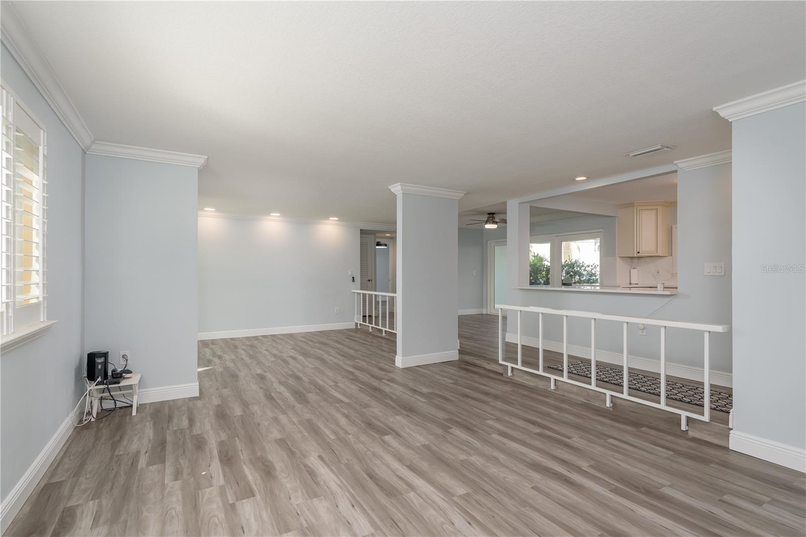 Image 12 of 53 For 311 Island Way 101