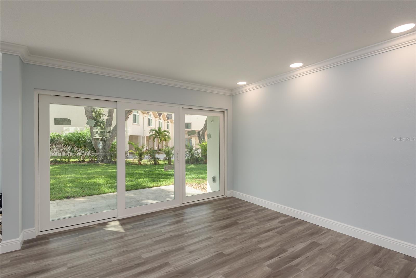 Image 13 of 53 For 311 Island Way 101