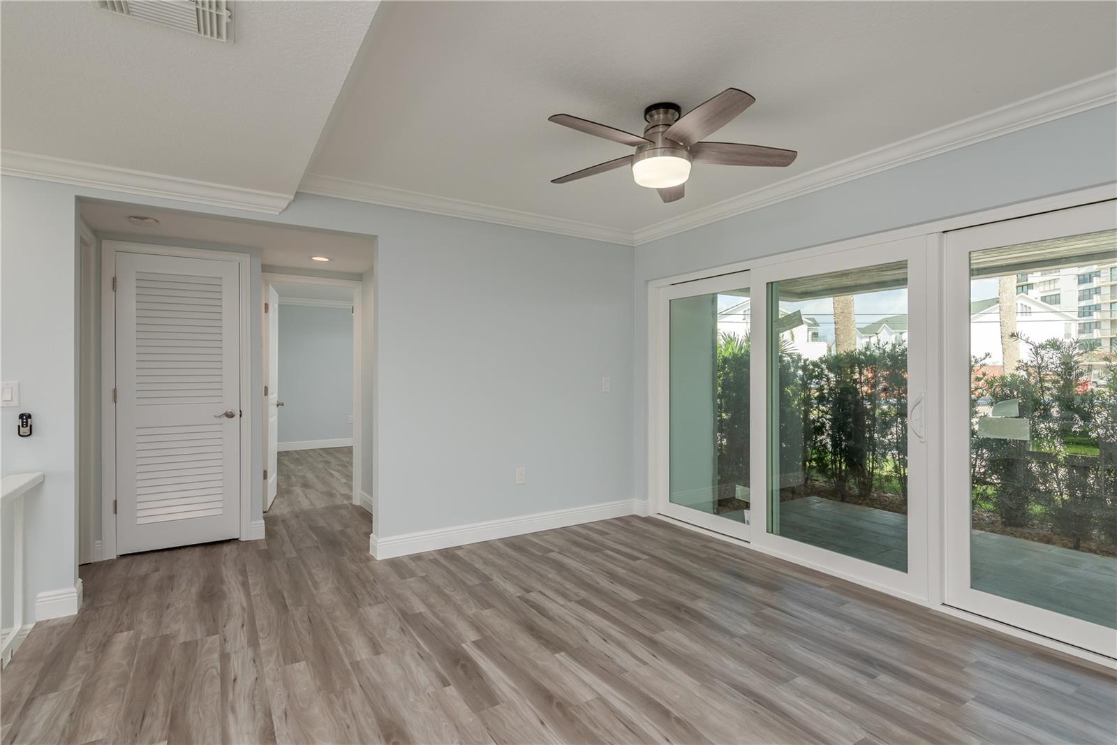 Image 15 of 53 For 311 Island Way 101