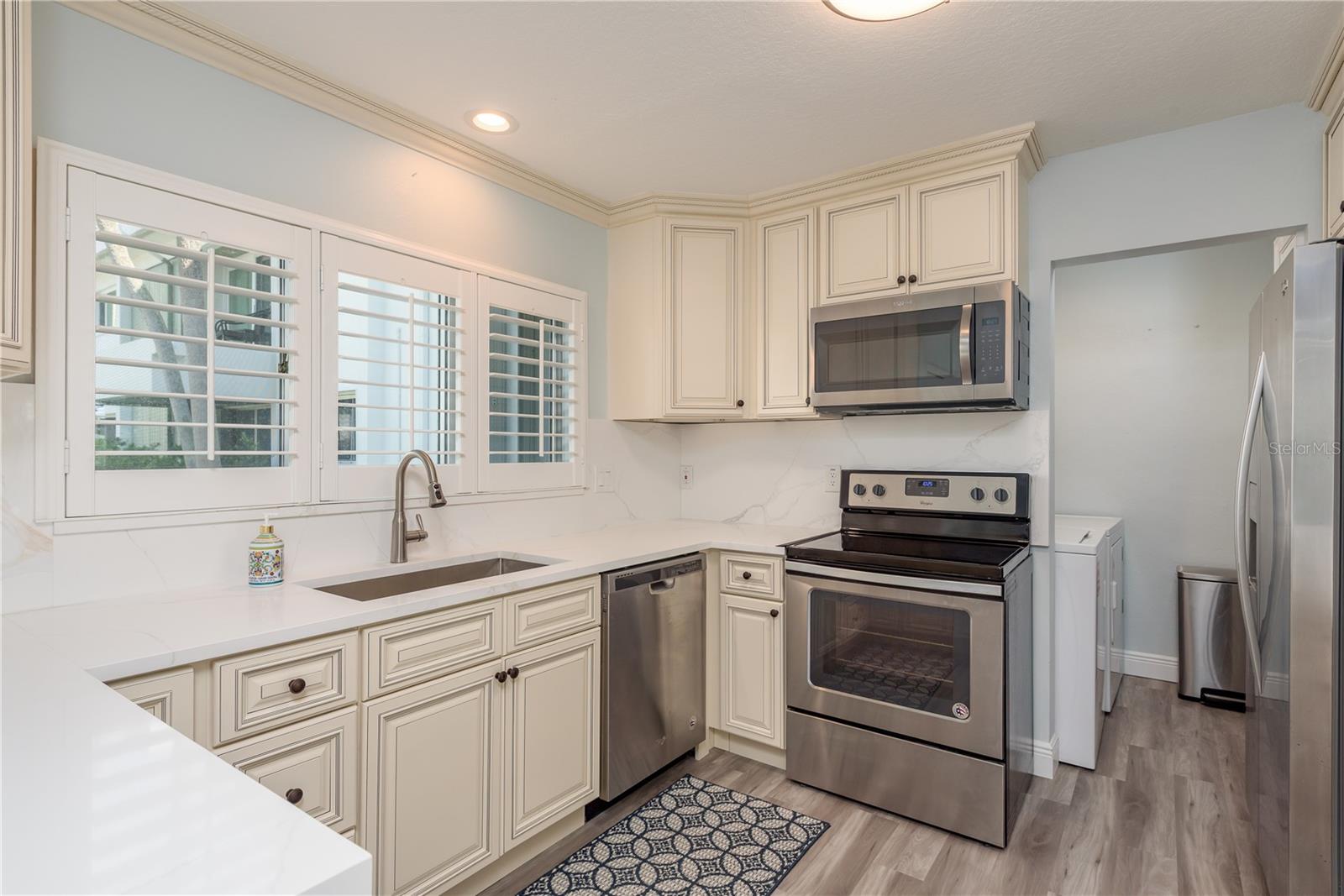 Image 18 of 53 For 311 Island Way 101