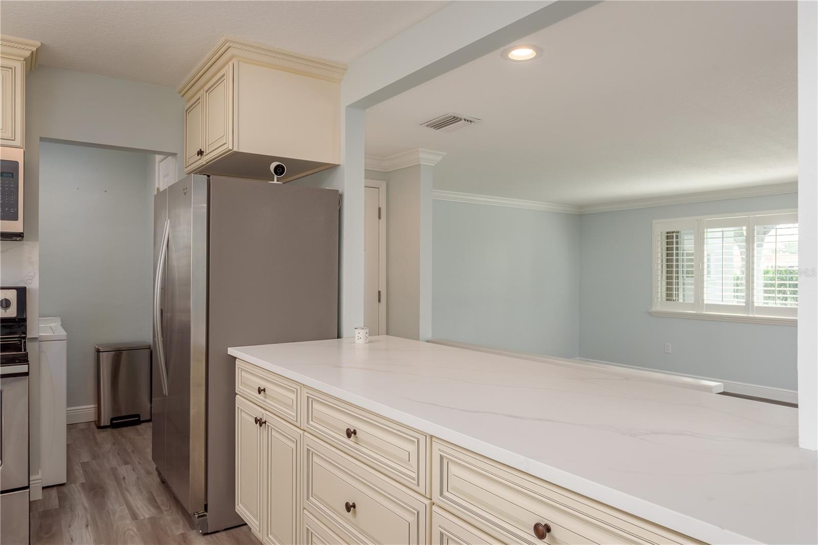 Image 19 of 53 For 311 Island Way 101