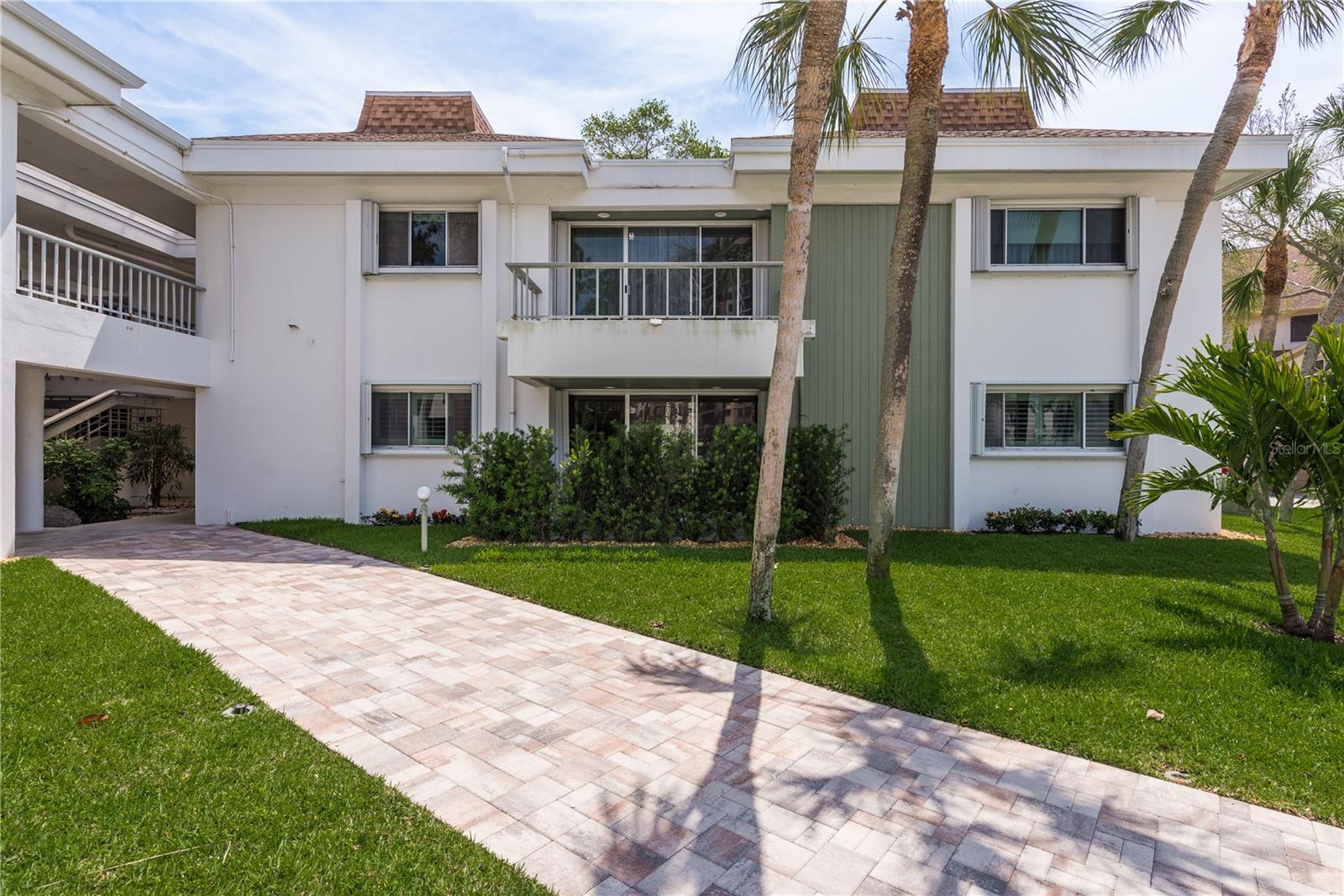 Image 3 of 53 For 311 Island Way 101