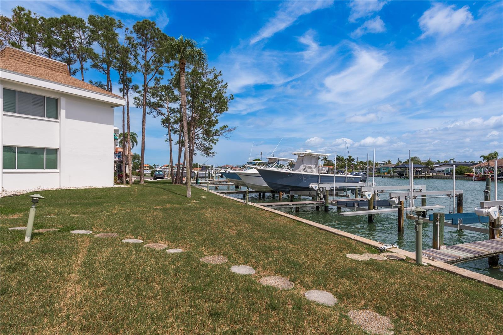 Image 36 of 53 For 311 Island Way 101