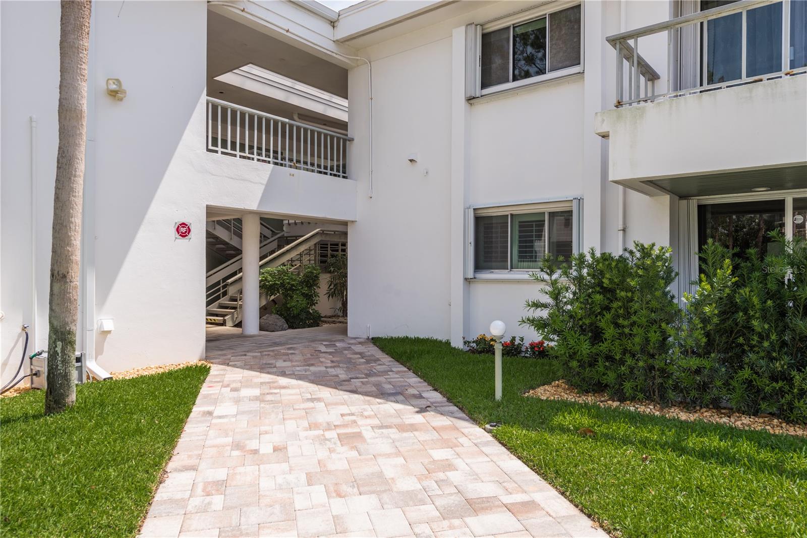 Image 4 of 53 For 311 Island Way 101