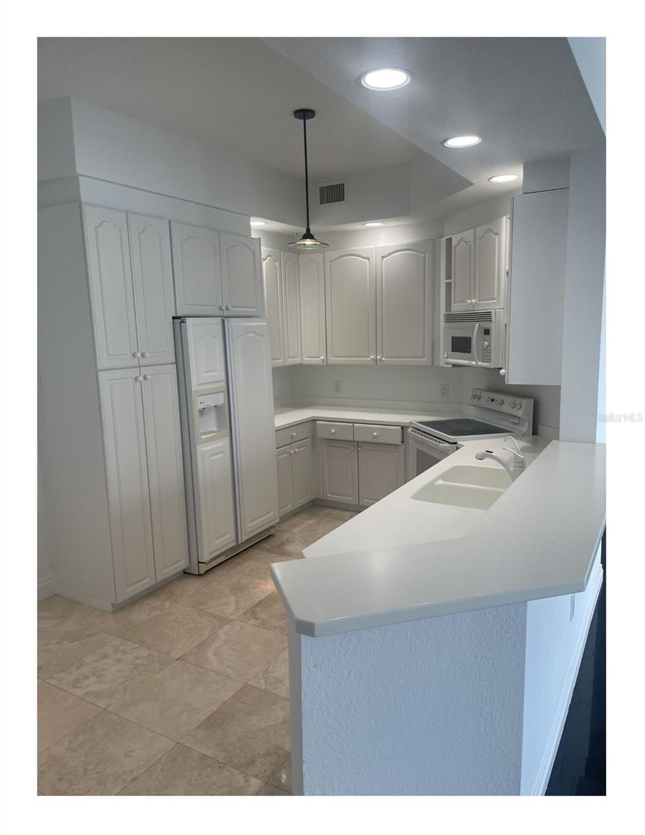 Image 14 of 46 For 1180 Gulf Boulevard 2204