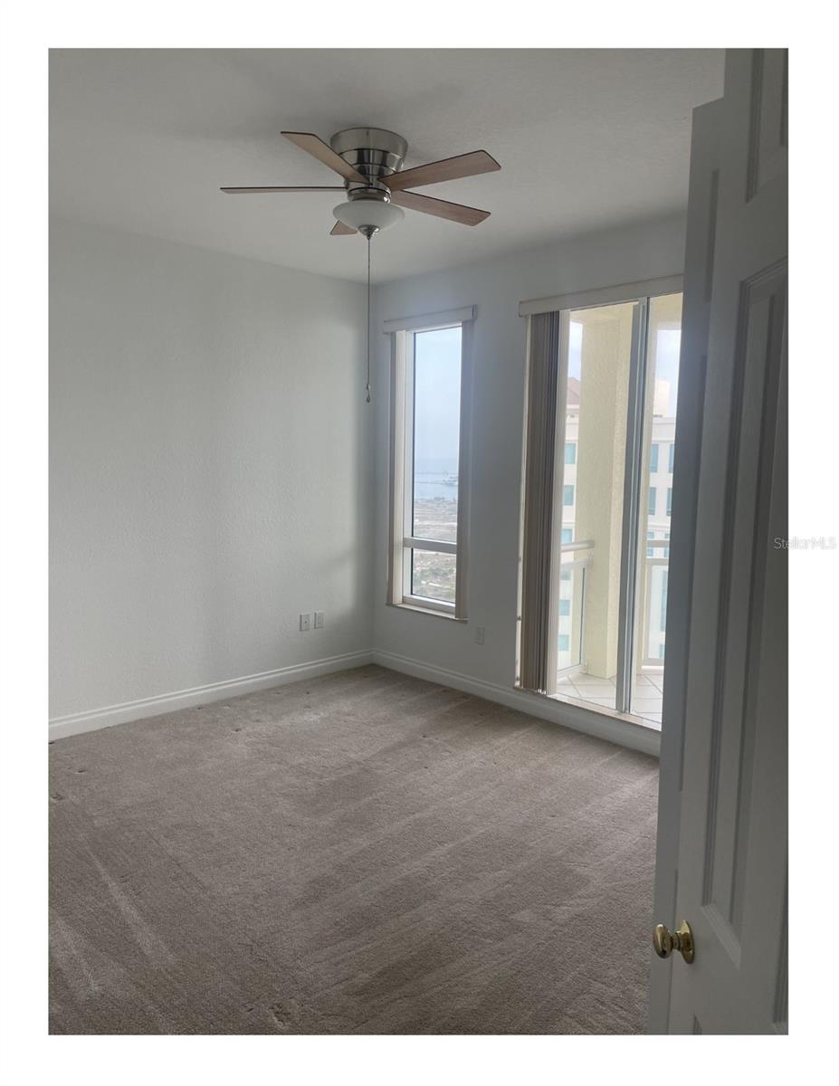 Image 26 of 46 For 1180 Gulf Boulevard 2204