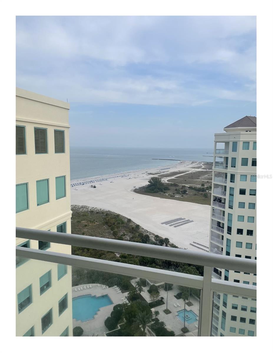 Image 27 of 46 For 1180 Gulf Boulevard 2204