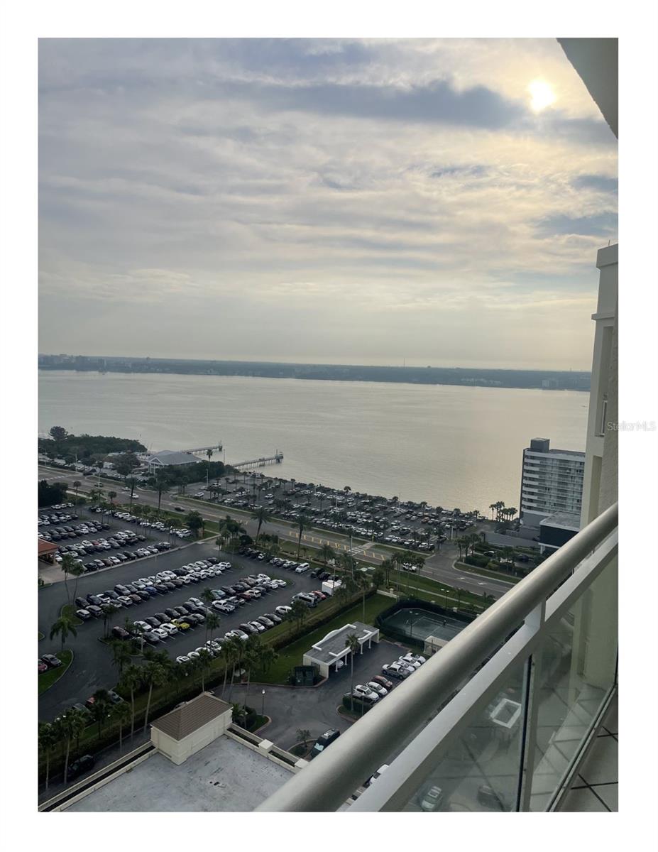 Image 8 of 46 For 1180 Gulf Boulevard 2204
