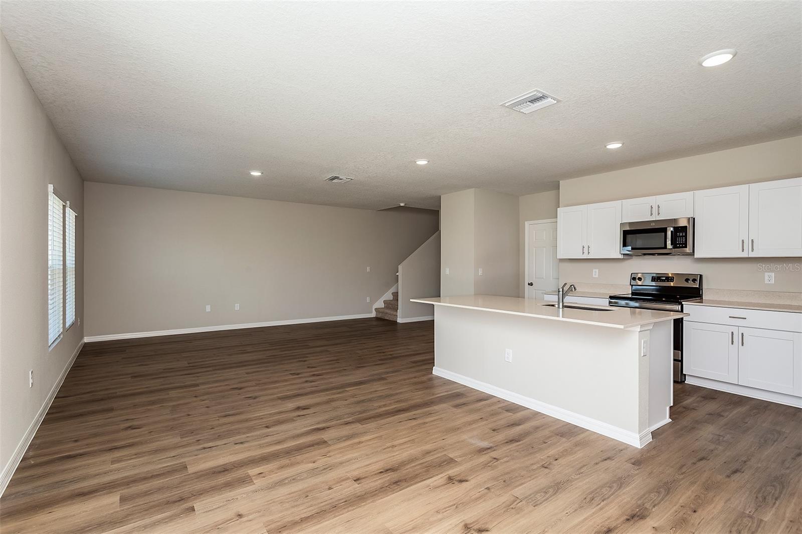 Image 3 of 14 For 4031 Gardenia Avenue