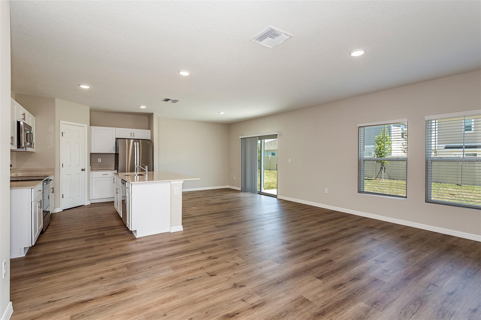 Image 4 of 14 For 4031 Gardenia Avenue