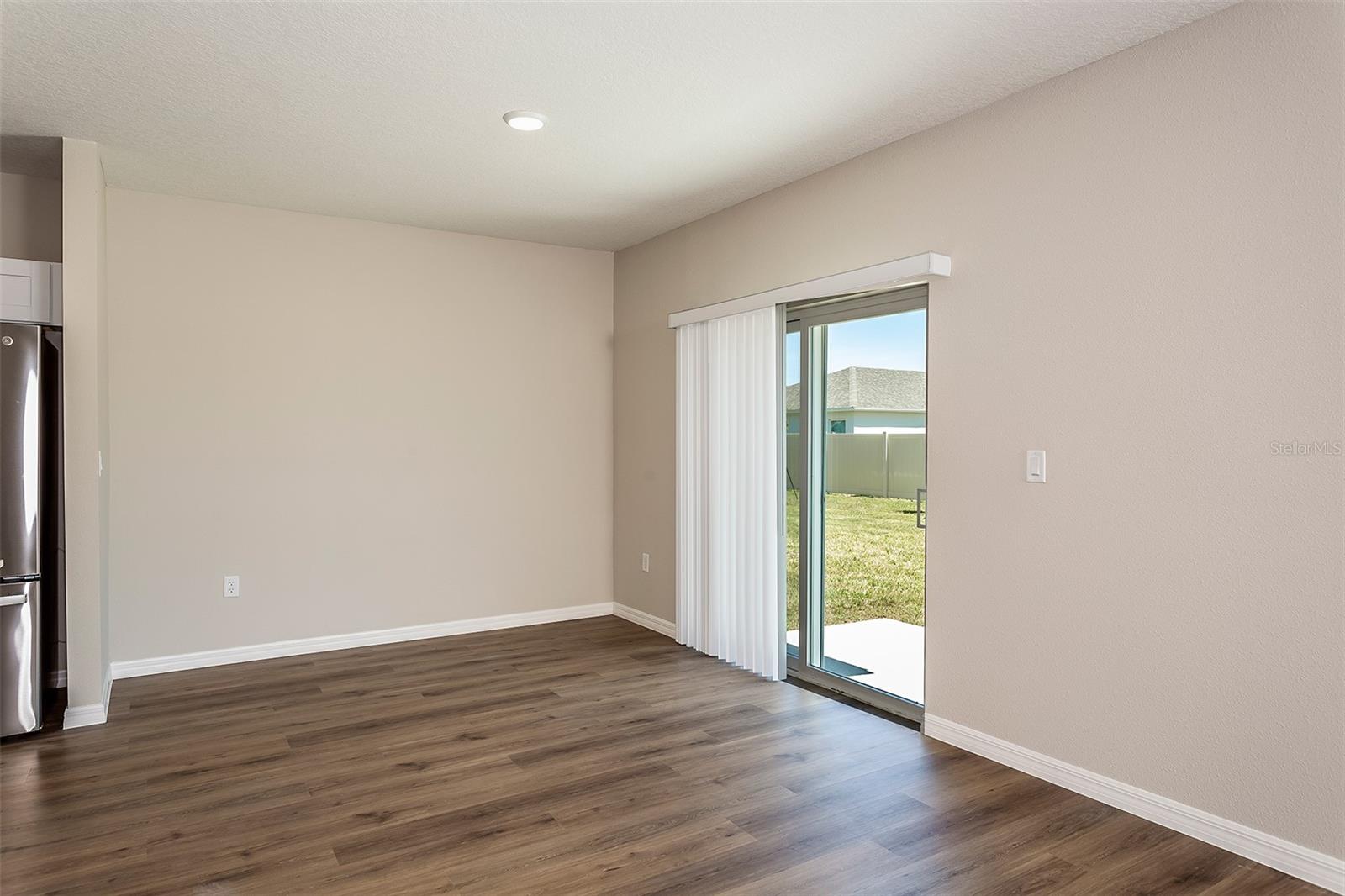 Image 5 of 14 For 4031 Gardenia Avenue