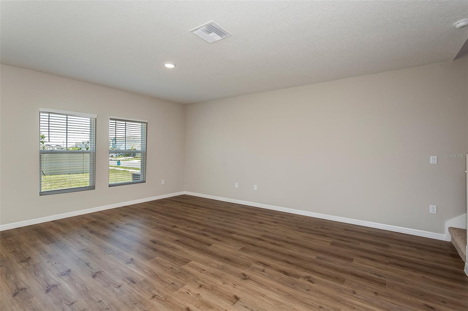 Image 6 of 14 For 4031 Gardenia Avenue