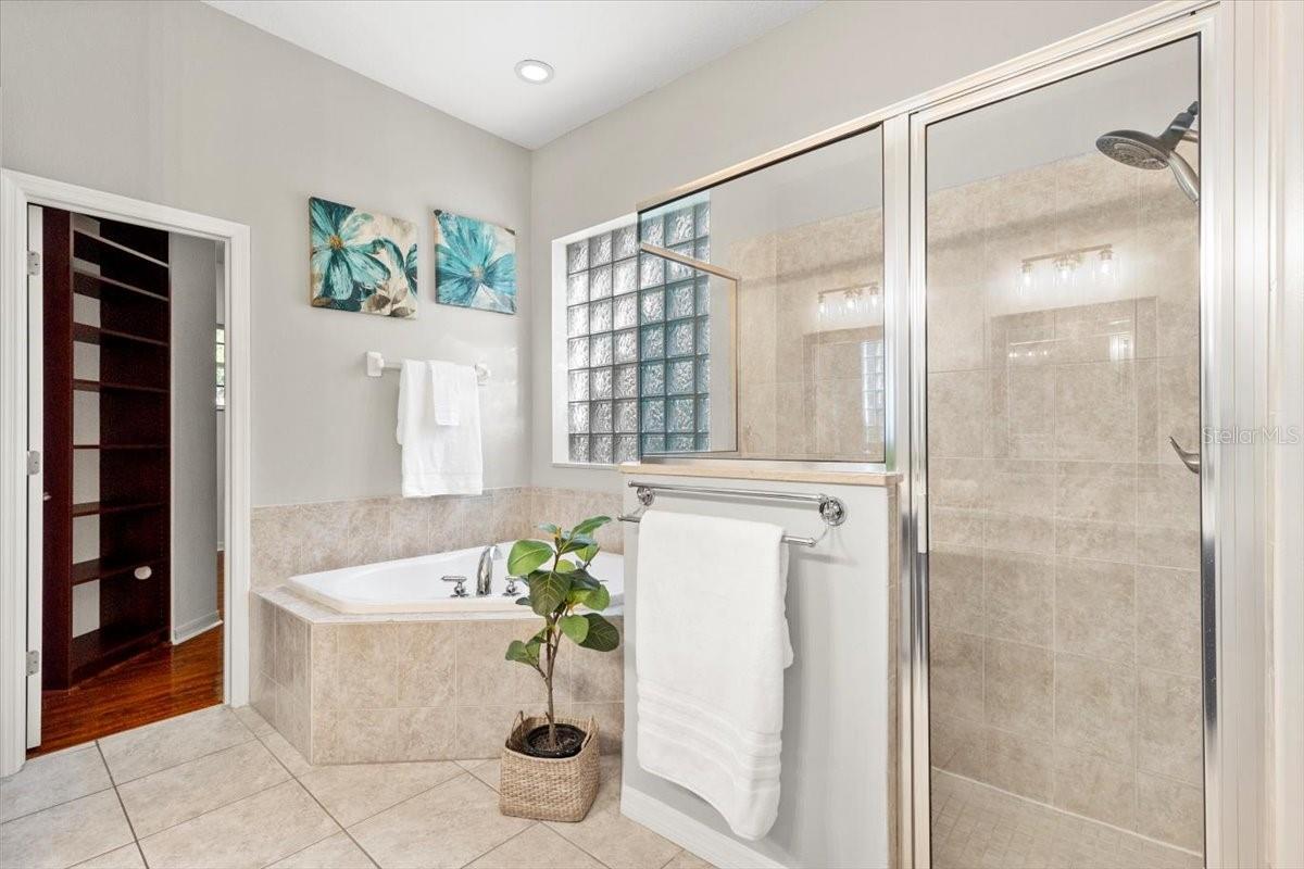 Listing photo id 12 for 20403 Walnut Grove Lane