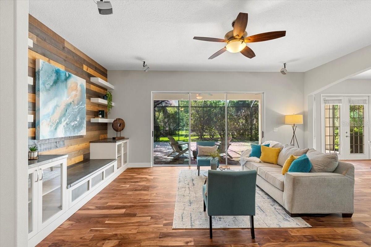 Listing photo id 16 for 20403 Walnut Grove Lane