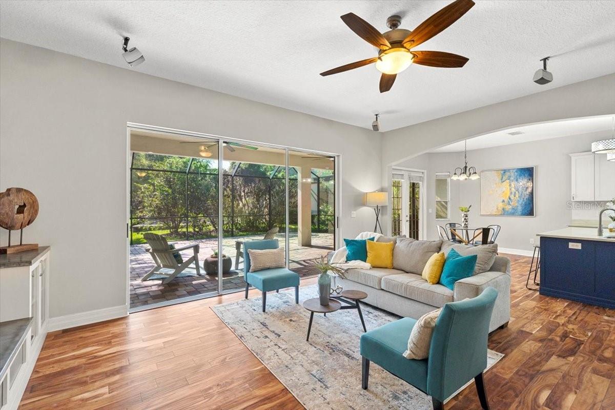 Listing photo id 17 for 20403 Walnut Grove Lane