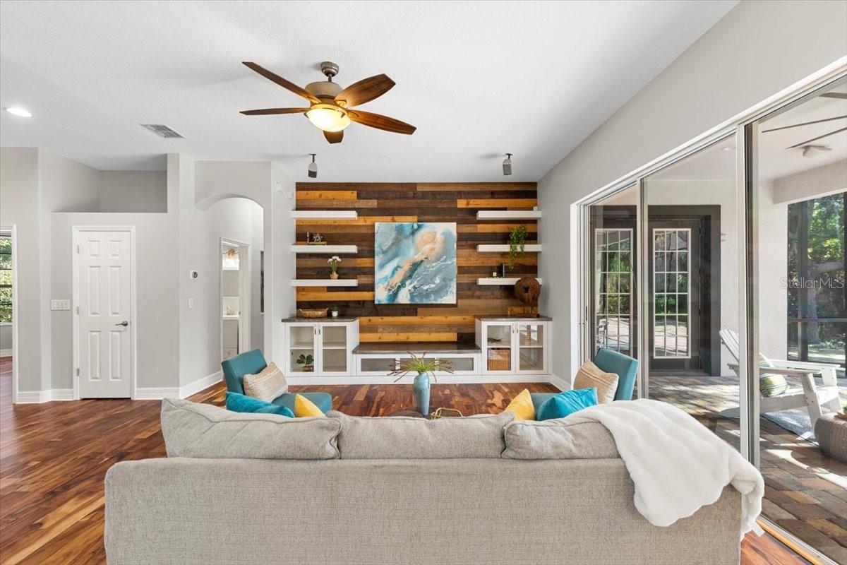Listing photo id 20 for 20403 Walnut Grove Lane