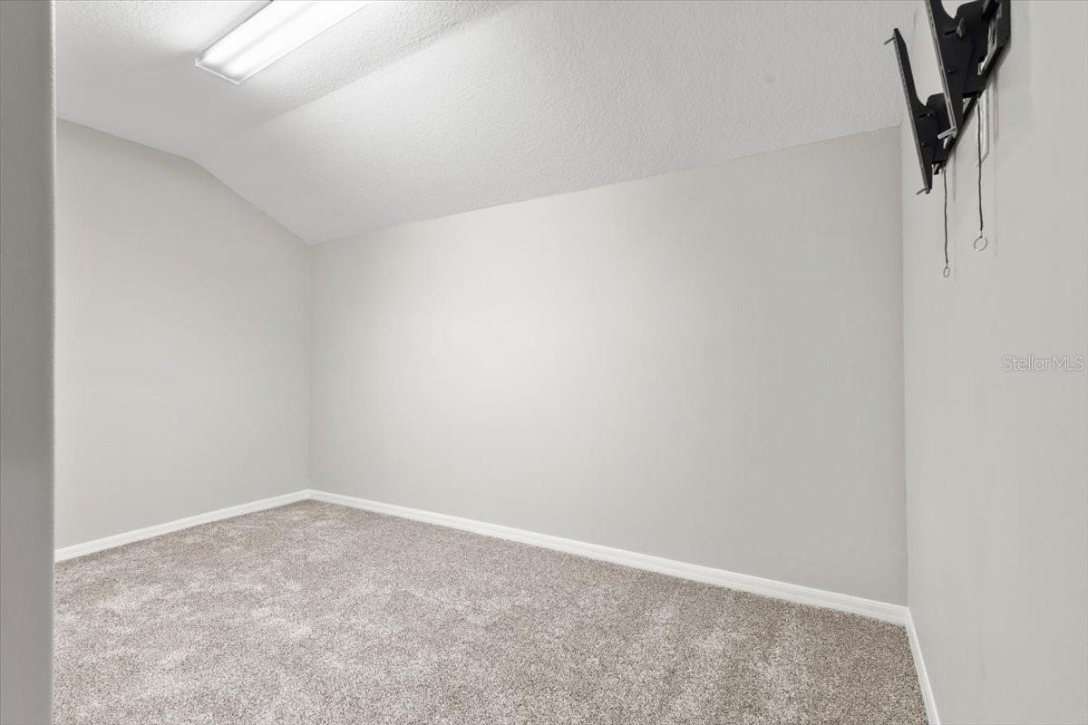 Listing photo id 36 for 20403 Walnut Grove Lane
