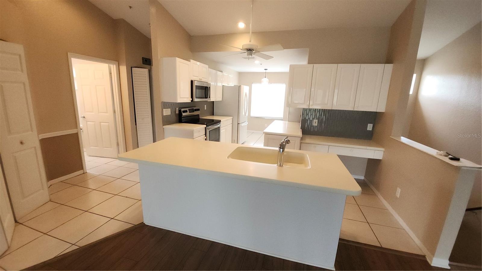 Image 12 of 40 For 6618 Pineview Terrace 6618