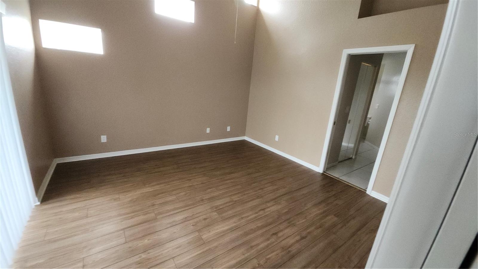 Image 24 of 40 For 6618 Pineview Terrace 6618