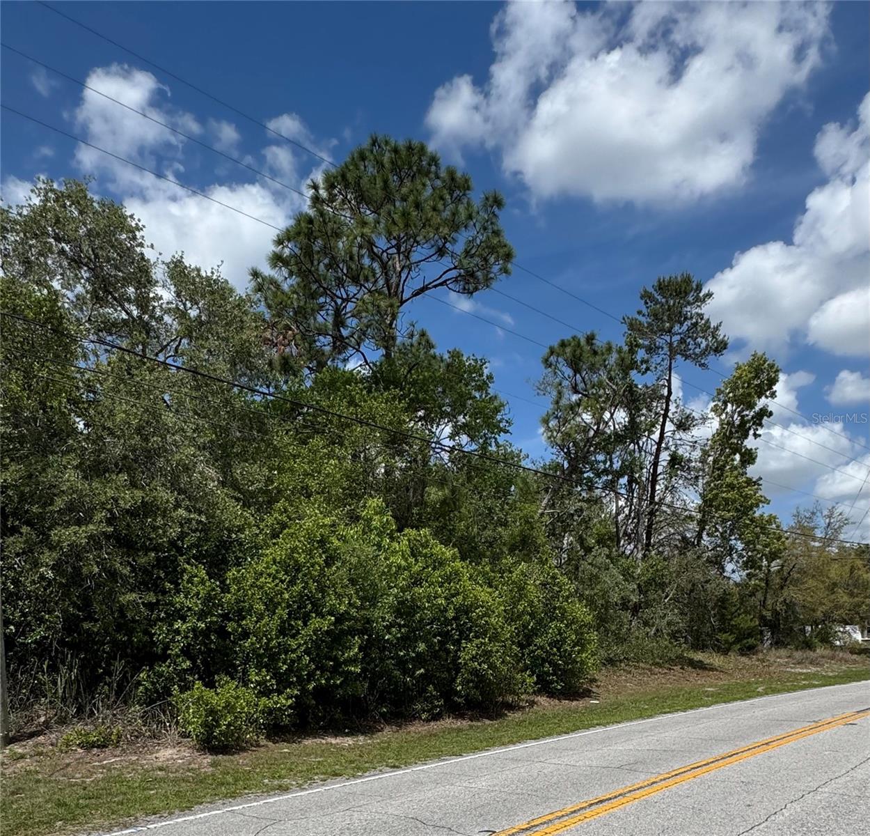 Listing photo id 0 for 2185 Waterfall Drive
