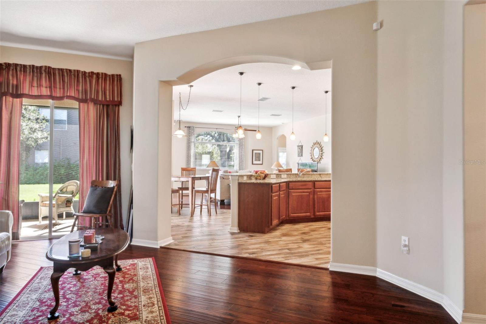 Image 16 of 54 For 1430 Beaconsfield Drive